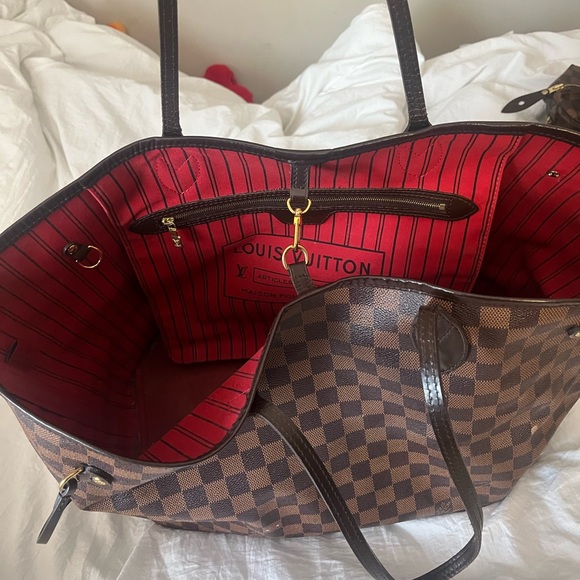 Authentic Louis Vuitton Neverfull GM - Picture 6 of 16